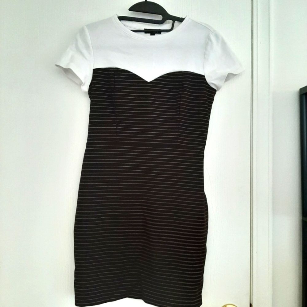 Express Fitted Tshirt Dress side zippered striped black size small/p